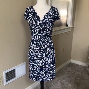 Lauren Ralph Lauren V-neckline Flutter Sleeves Floral Dress w/Ruched Accents 6P